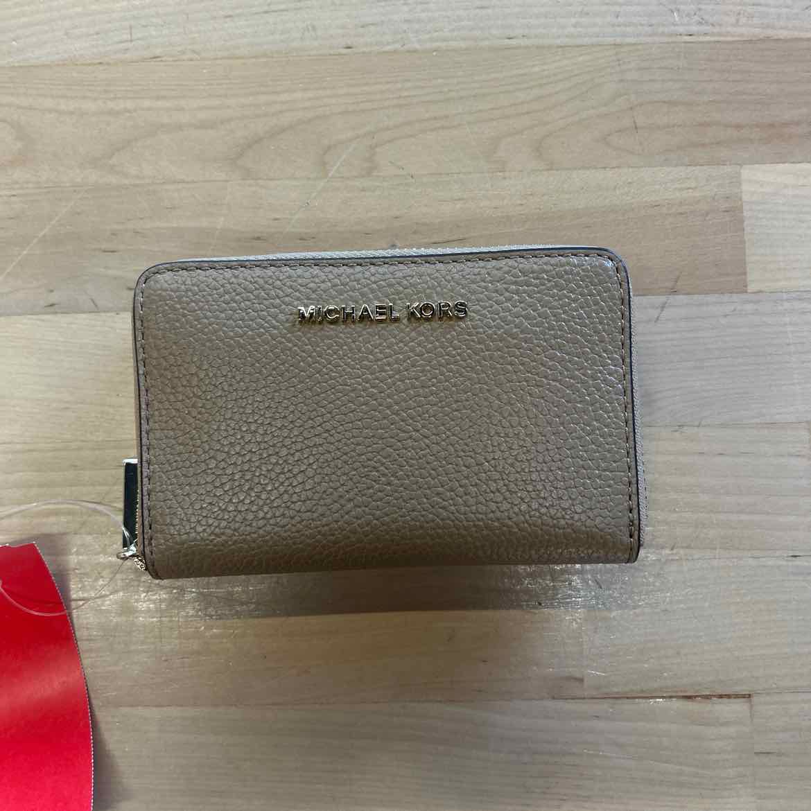 Michael Kors Jet Set Small Zip Around Card Case