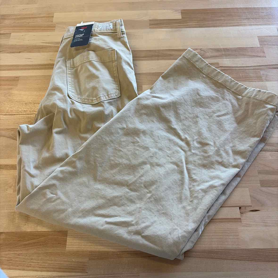 Levi's Size 24x31  Beige Vintage Chinos New Pants
