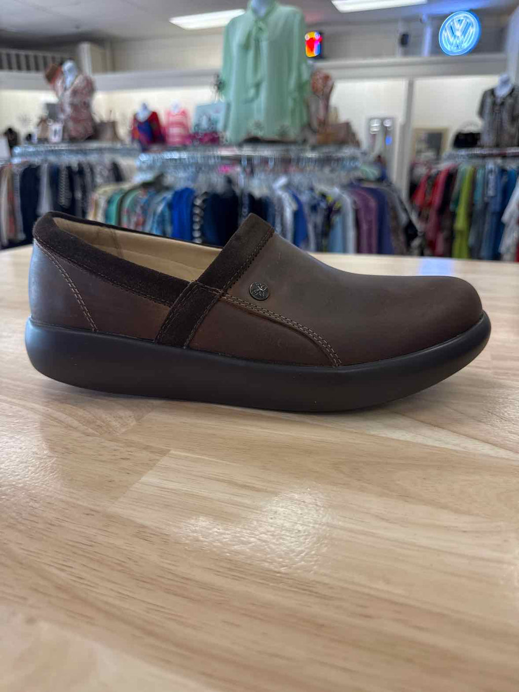 Alegria Size 10.5 Brown Leather New Clogs