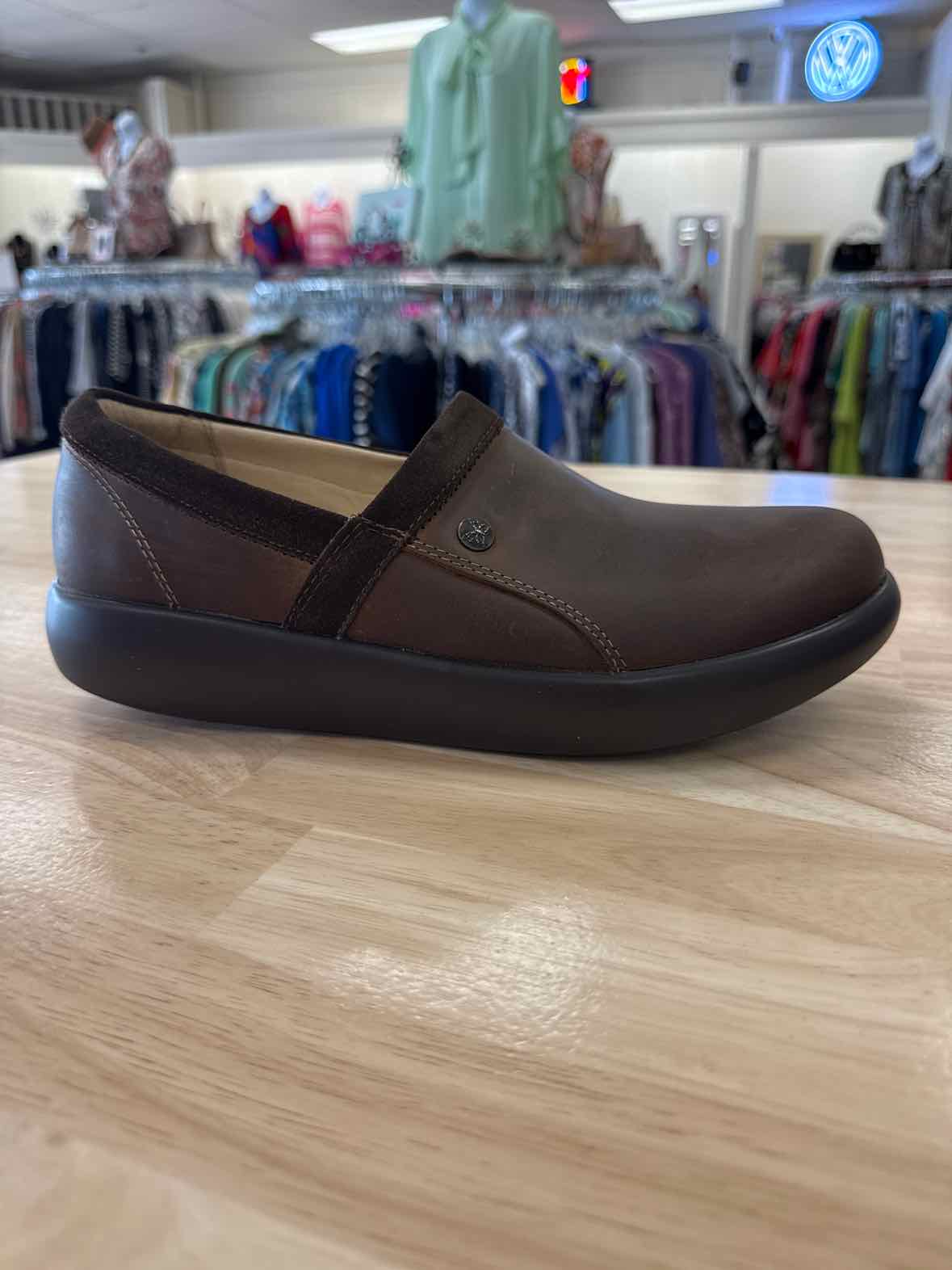 Alegria Size 10.5 Brown Leather New Clogs