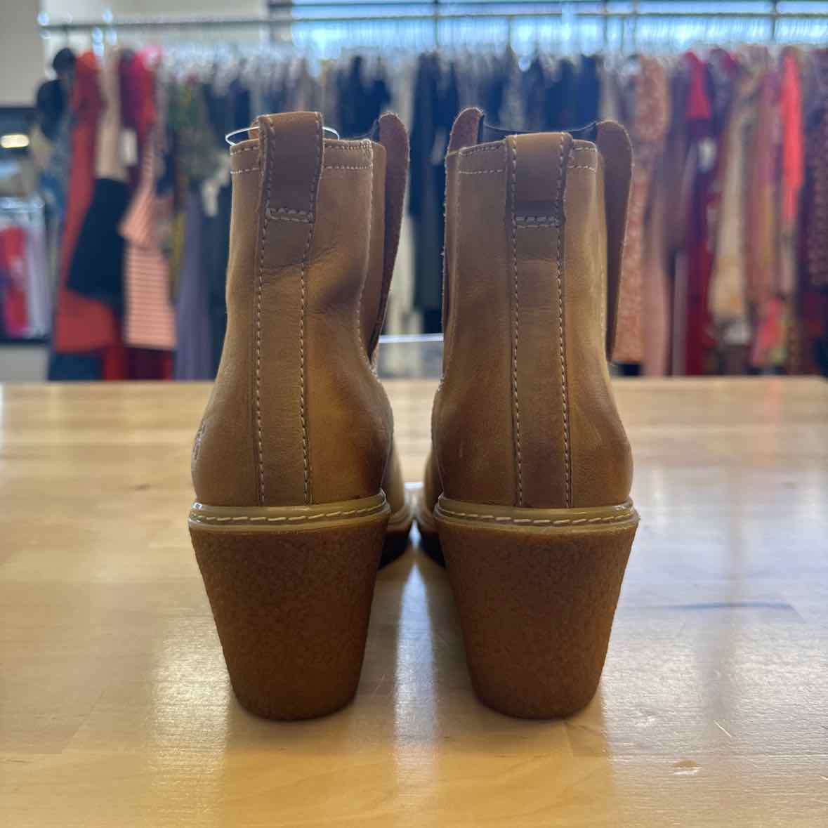 Timberland Shoe Size 6.5 Tan Boots