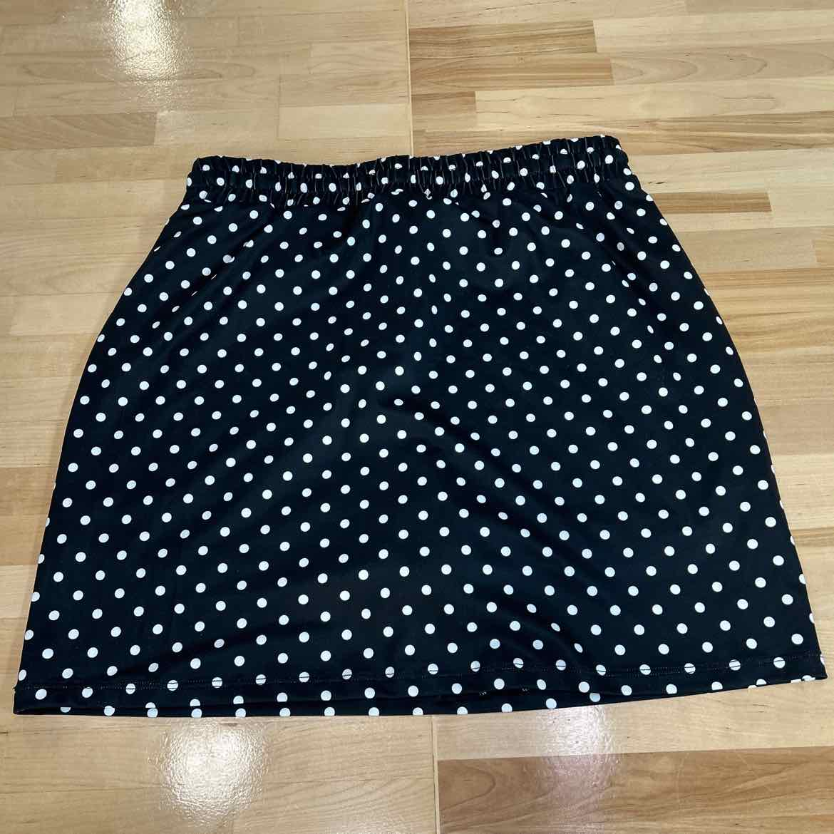 Niashot Size M Black White Preloved 2 pc Dress Set