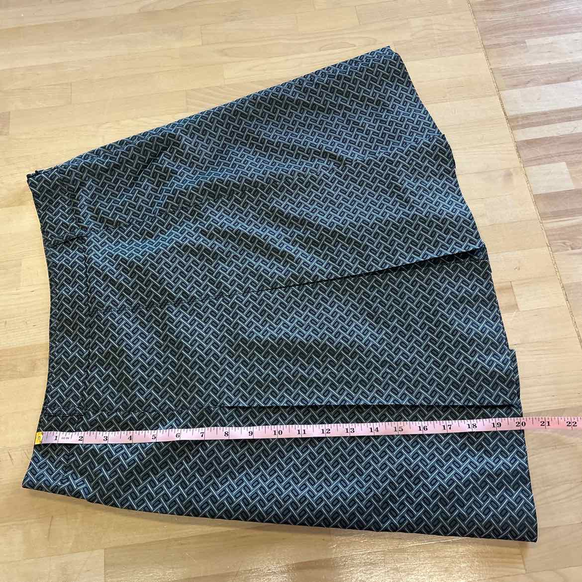 Kenneth Cole Size 6 Grey Preloved Skirt