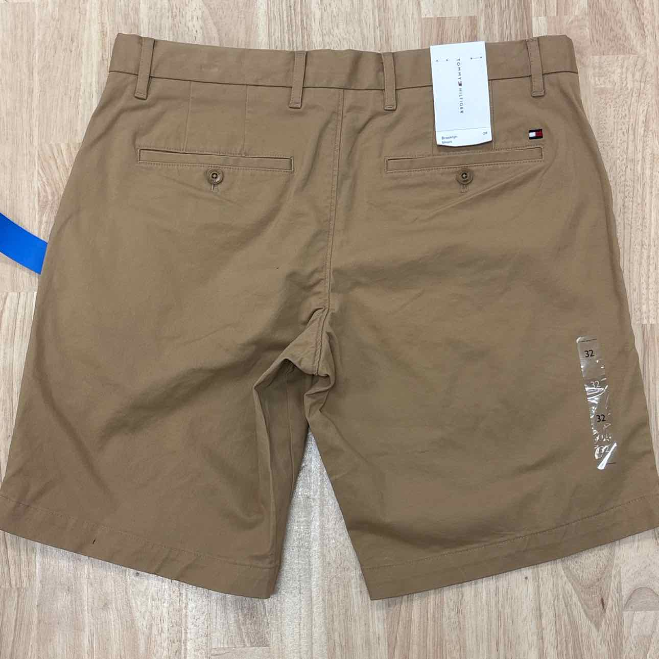 Tommy Hilfiger Men's Size 32 Men's Brooklyn 1985 9" Shorts - Classic Khaki
