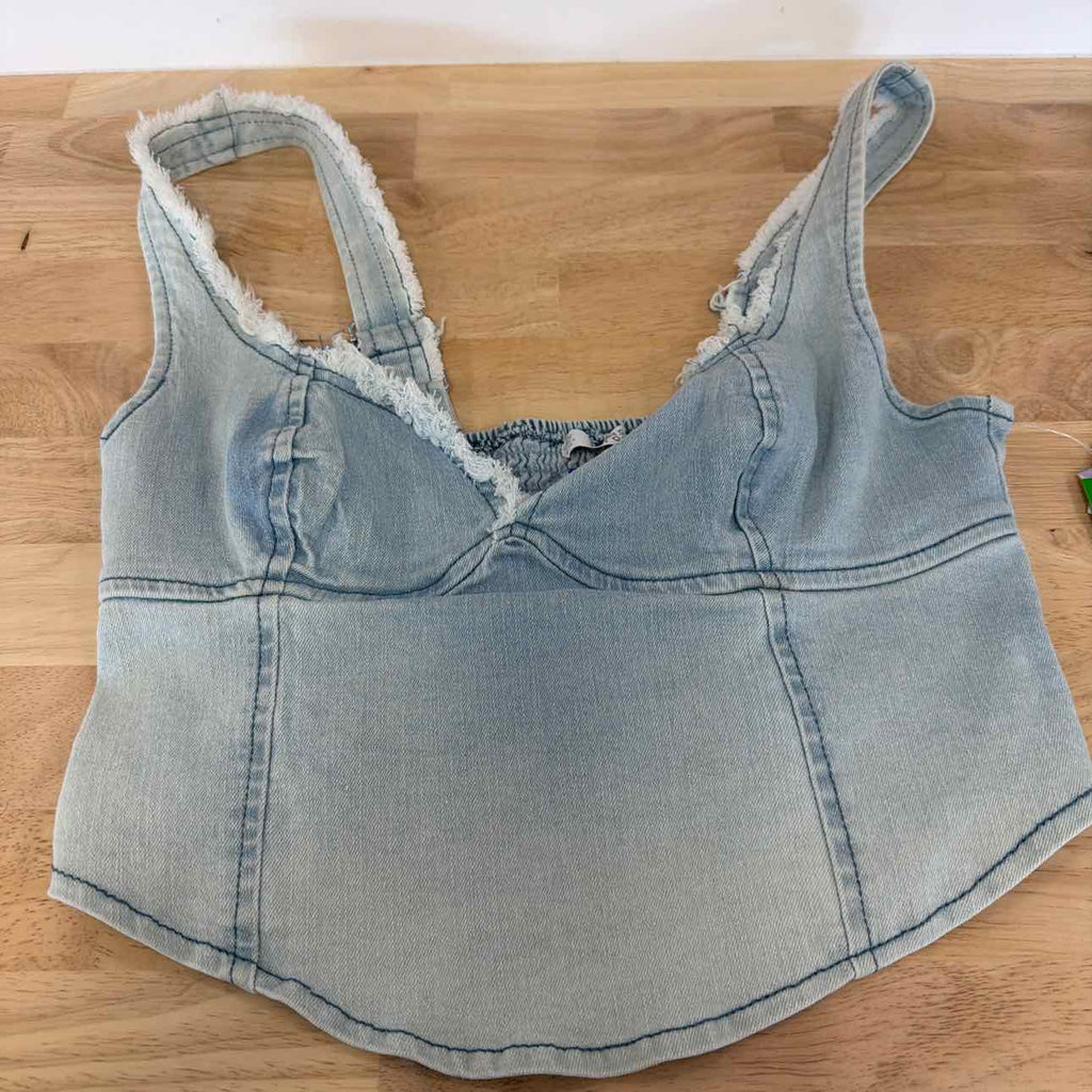 TINSELTOWN Size S Fray-Trimmed Cropped Denim Corset-Style Top - Light Wash
