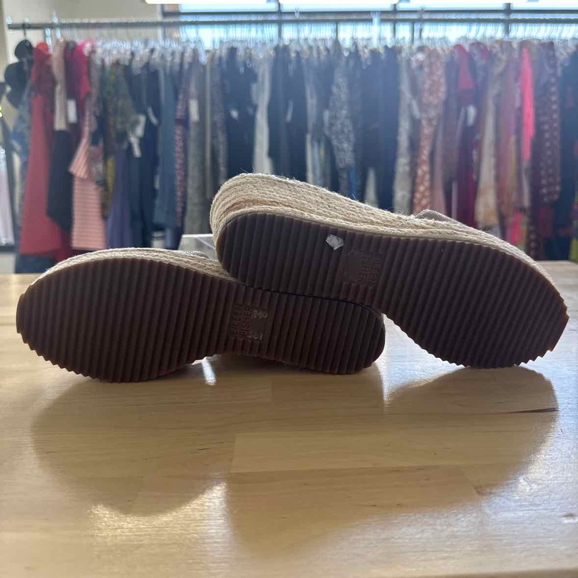 Eileen Fisher Shoe Size 9.5 Tan Wedges