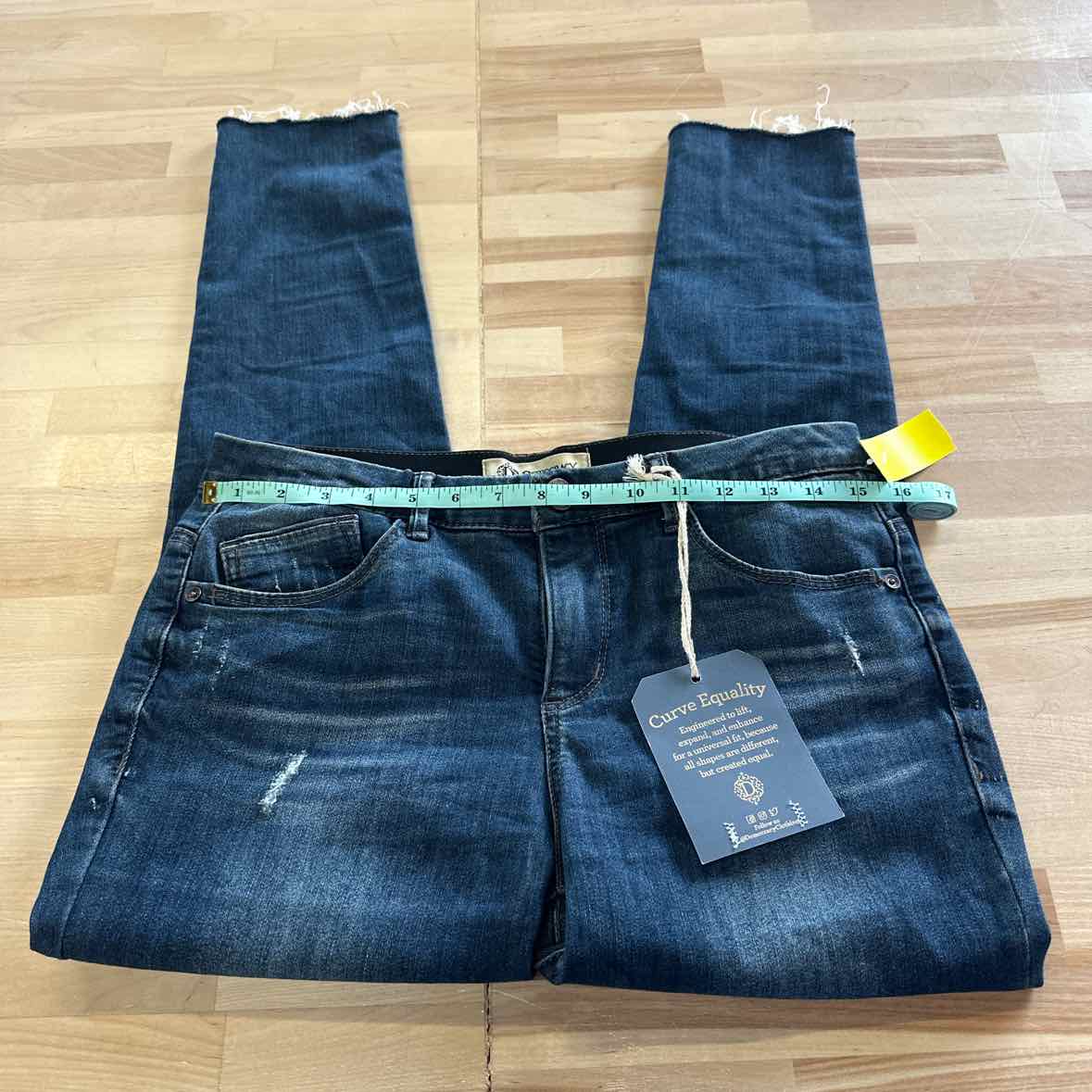 Democracy Size 4 High Rise Slim Straight Blue Jeans