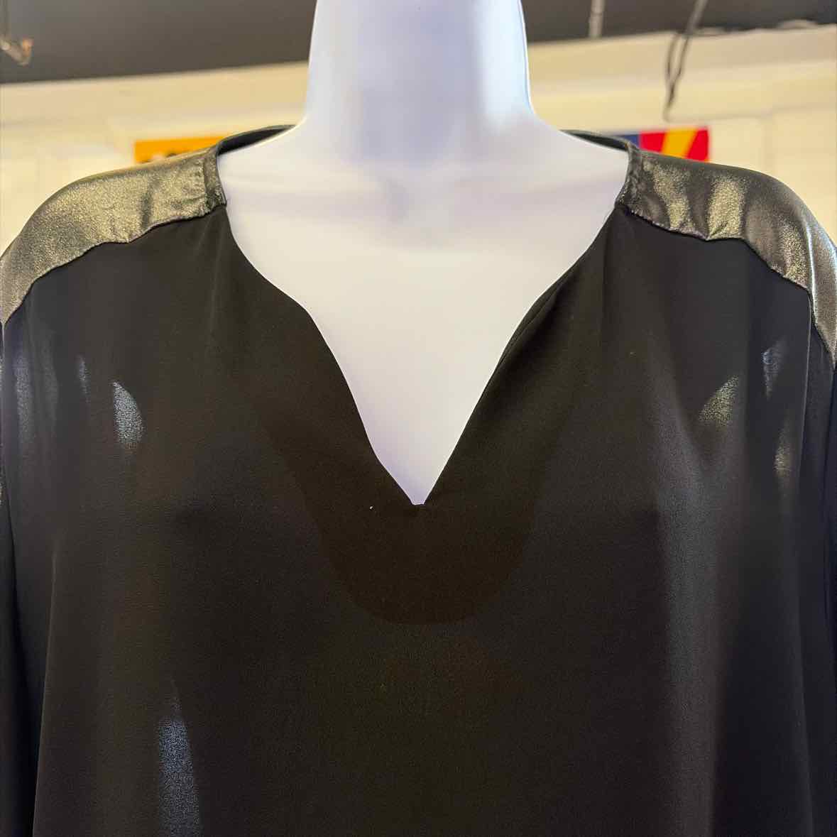 Chico's Size 3 Black Preloved Blouse LS
