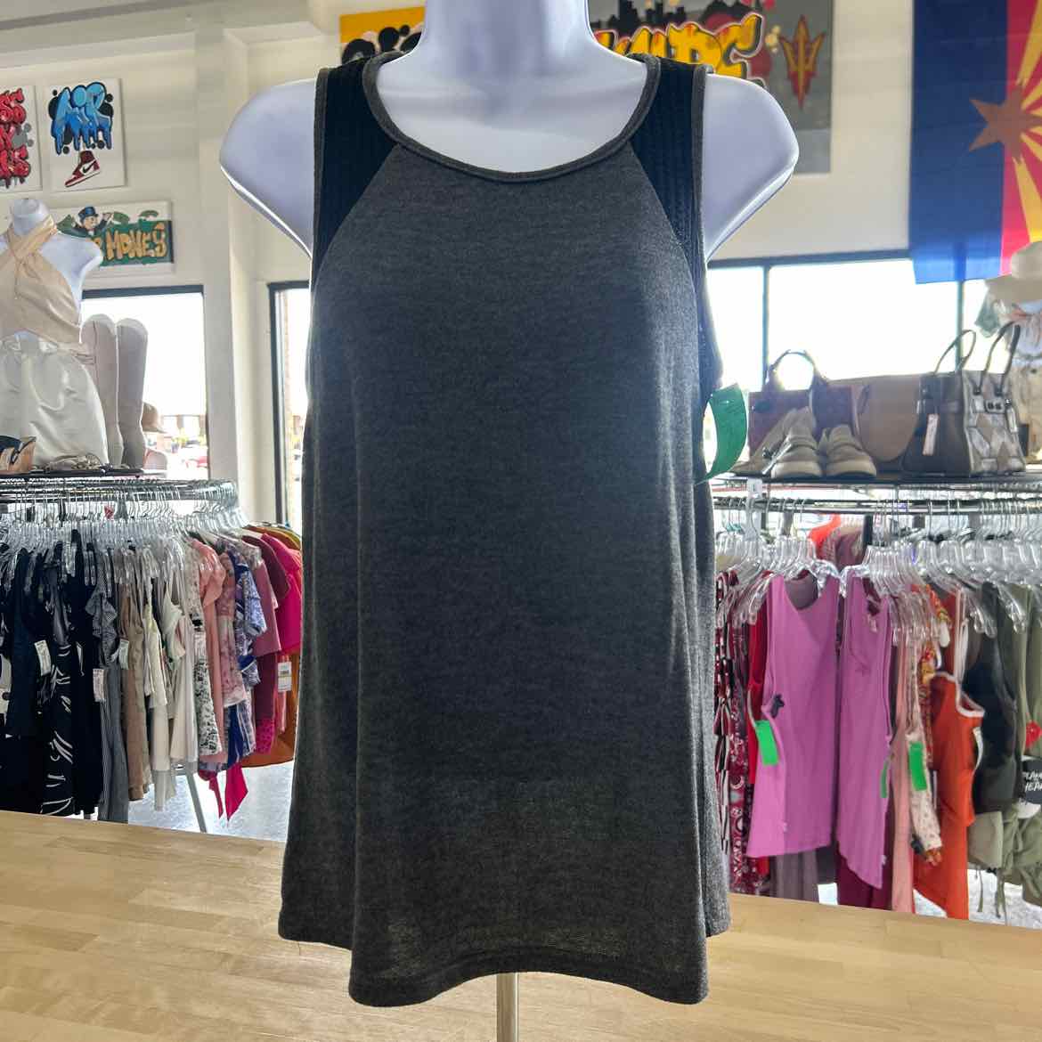 Vince Camuto Size M Gray Preloved Tank