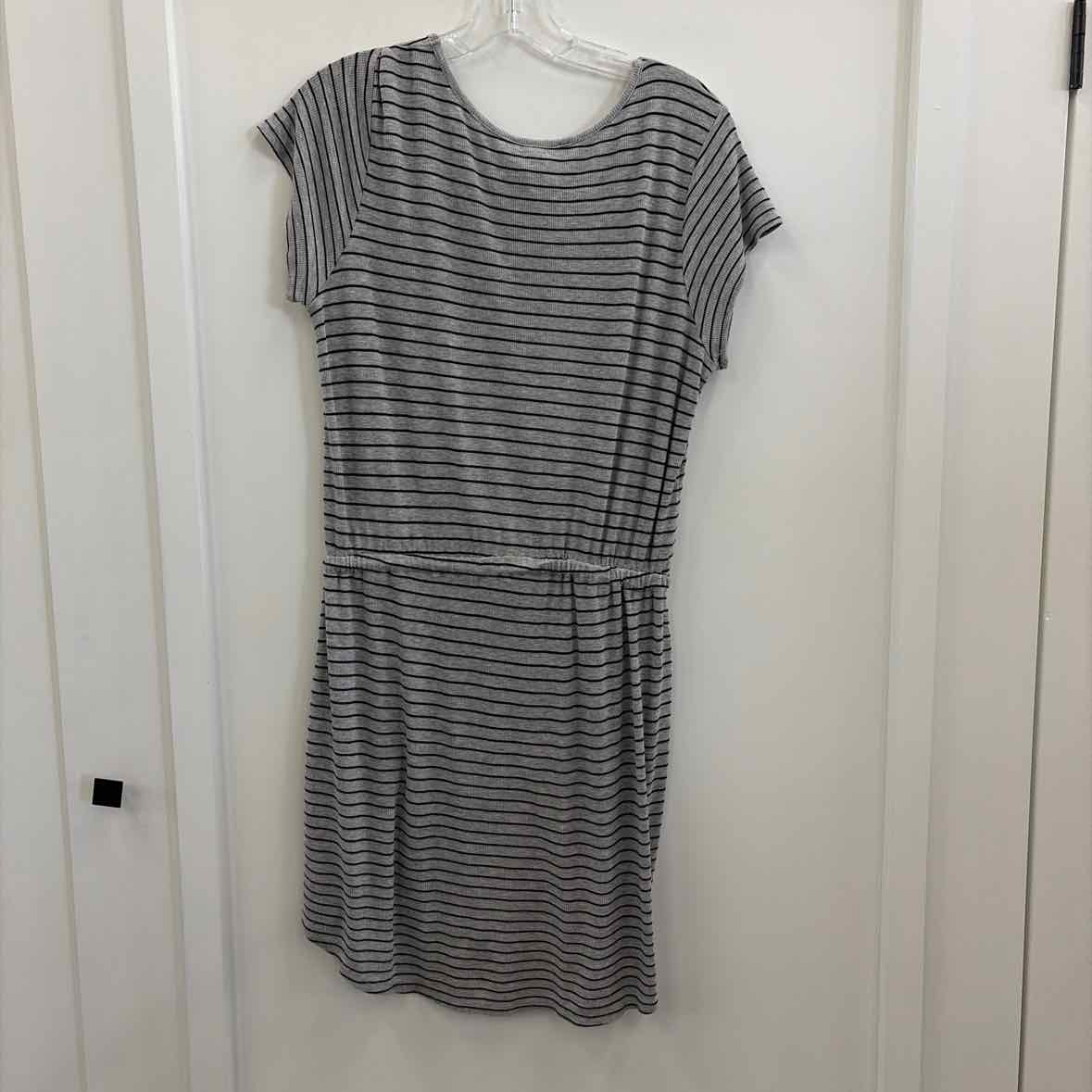 Olive & Oak Size L Gray Preloved Dress