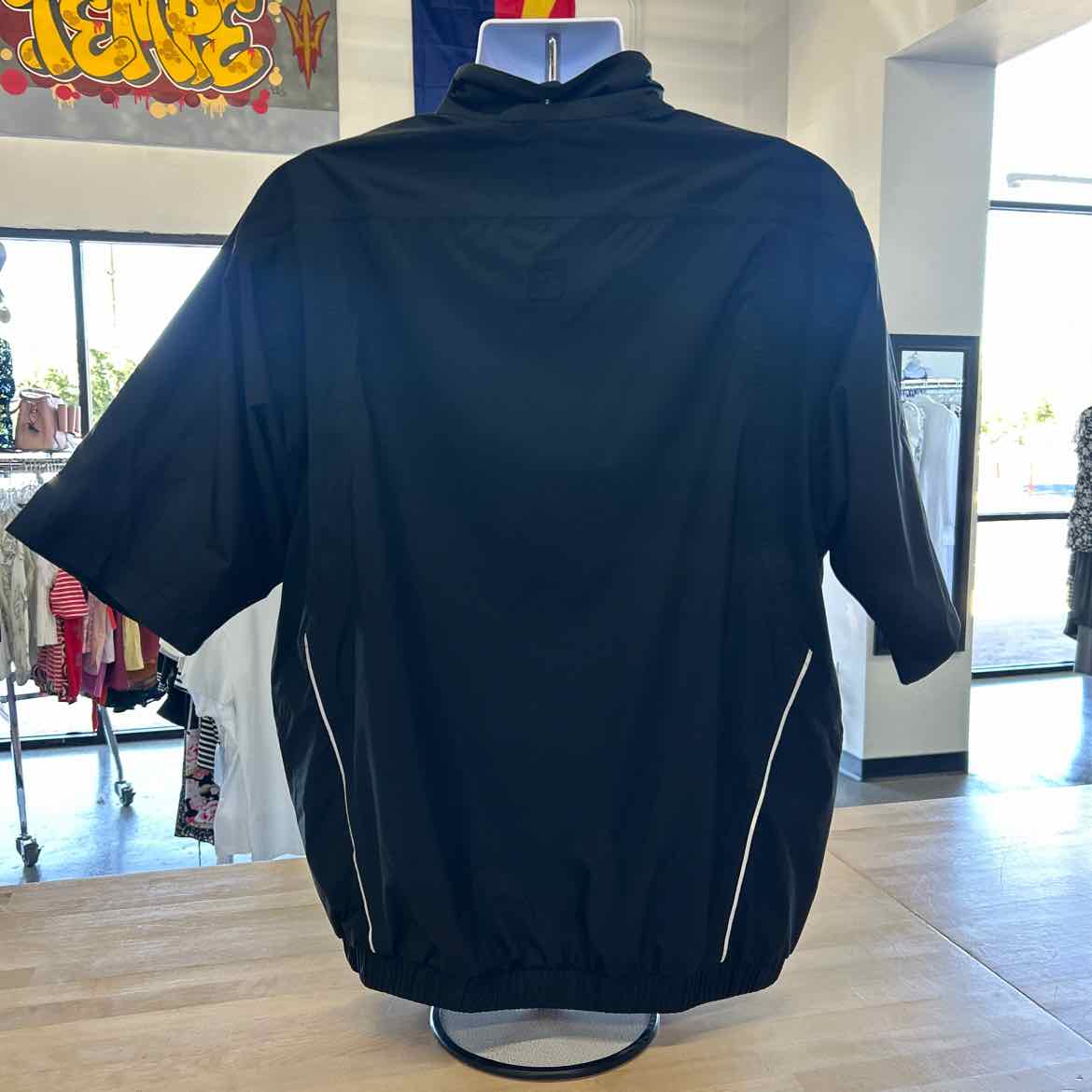 Dry Joys Size M Black Preloved Jacket
