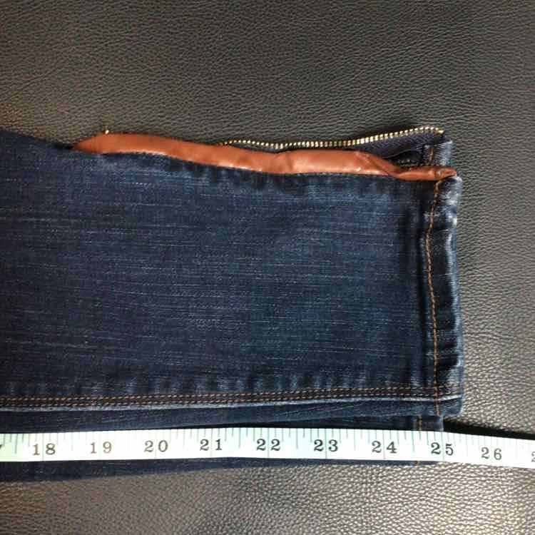 White House Black Market Size 2S Blue Jeans