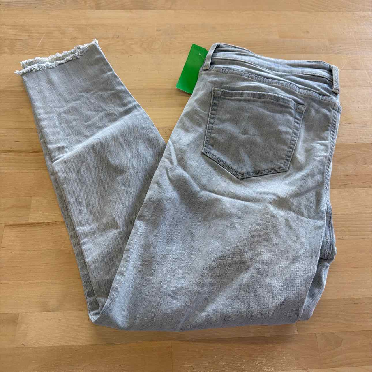 Treasure Bond Size 30 Denim Preloved Jeans