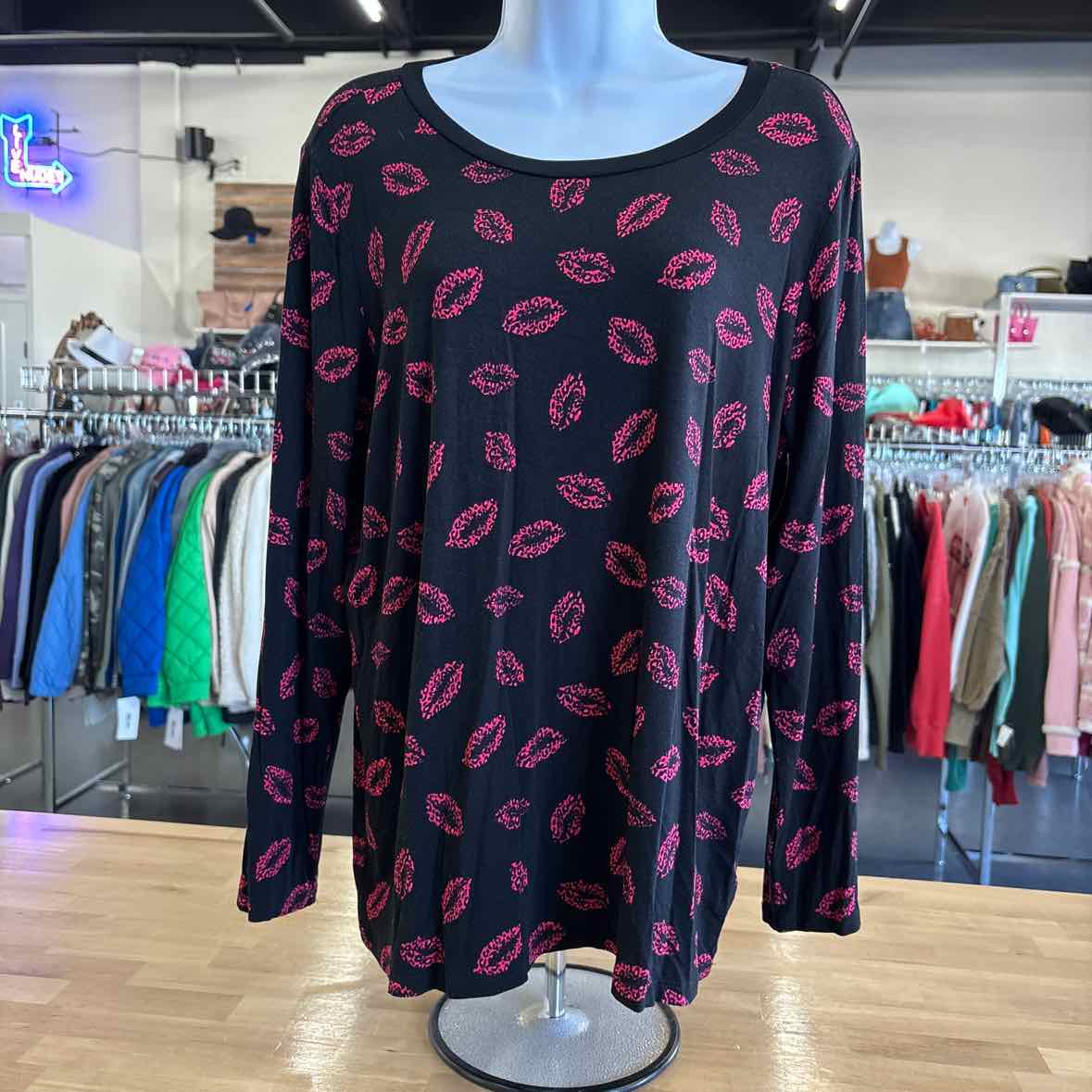 Torrid Size 1 Black & Pink Longsleeve