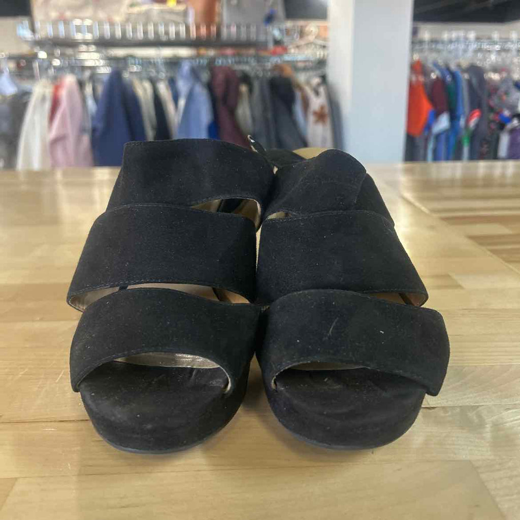 Naturalizer Size 7 Black Preloved Sandals
