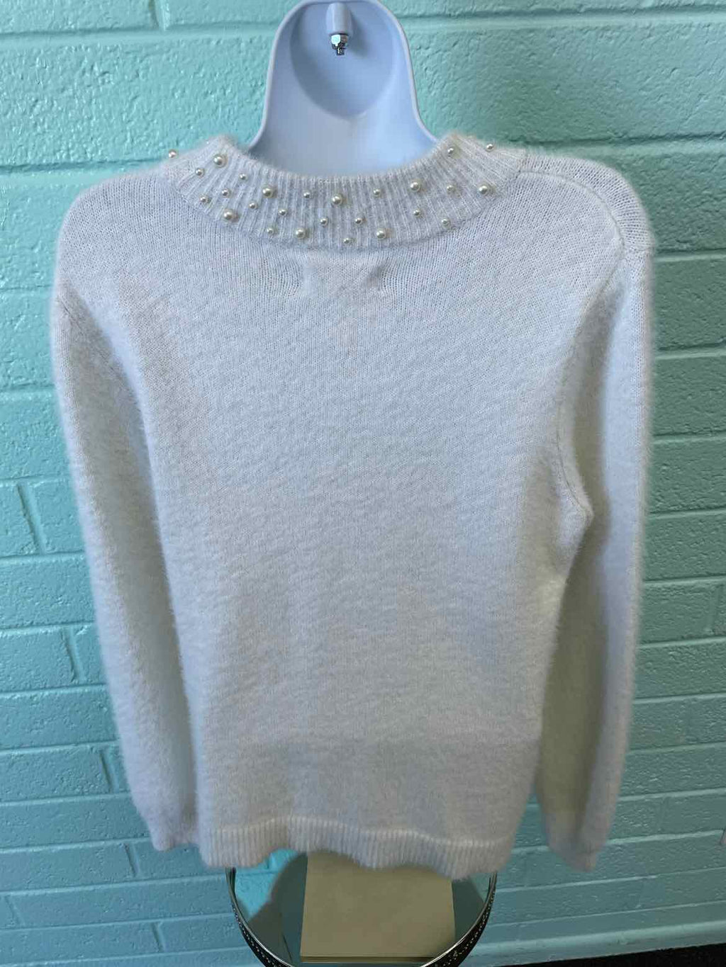 Elle Size M White Sweater