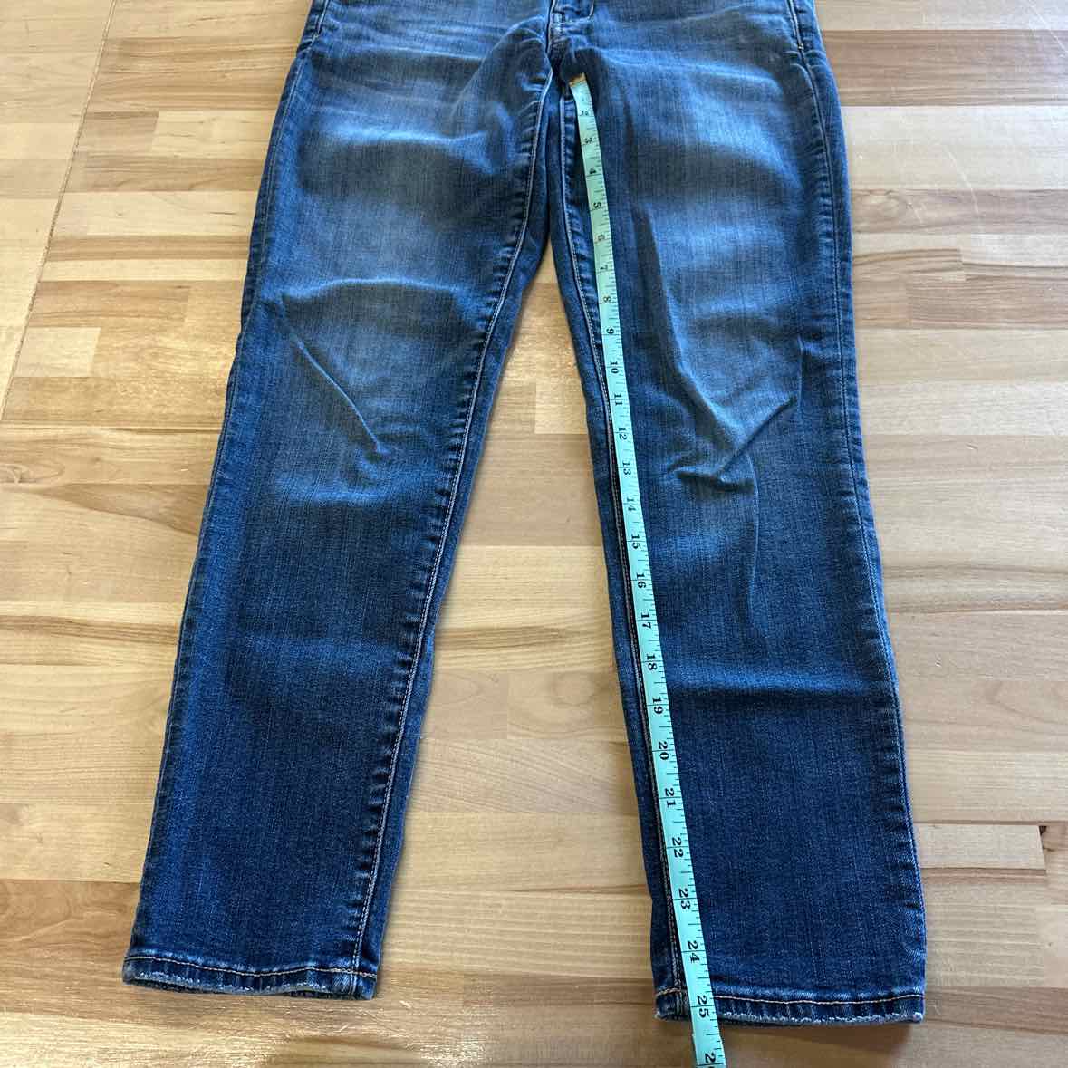 American Eagle Size 4 Blue Preloved Jeans