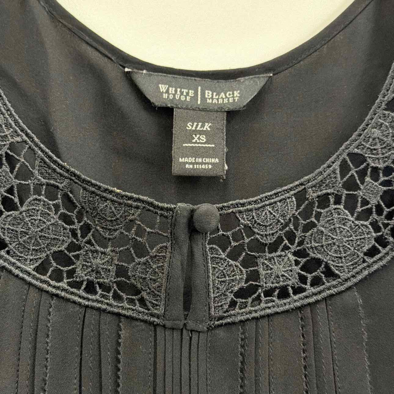 White House Black Market Size XS Black Silk Preloved Blouse SS