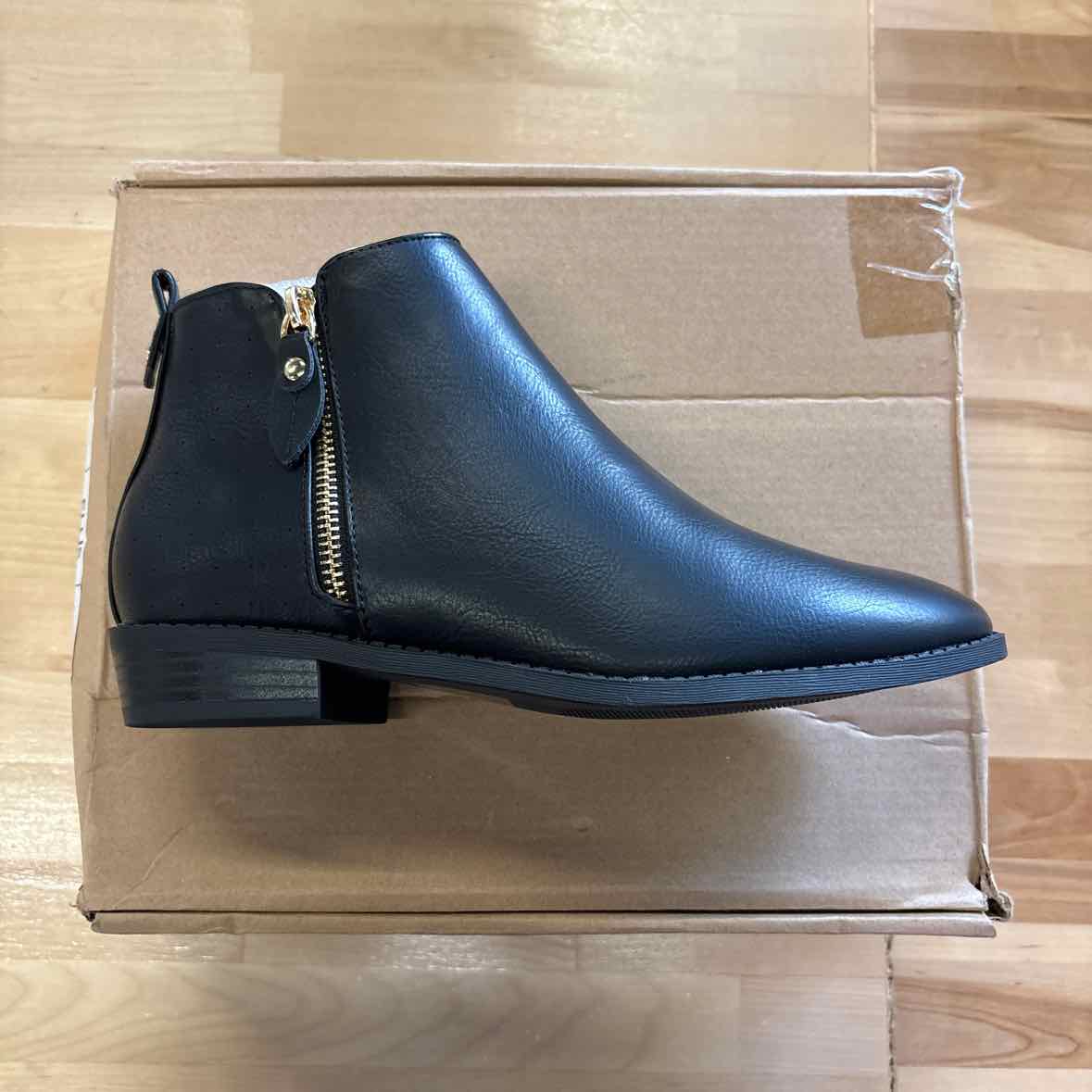 Journee Collection Women's Ellis Bootie