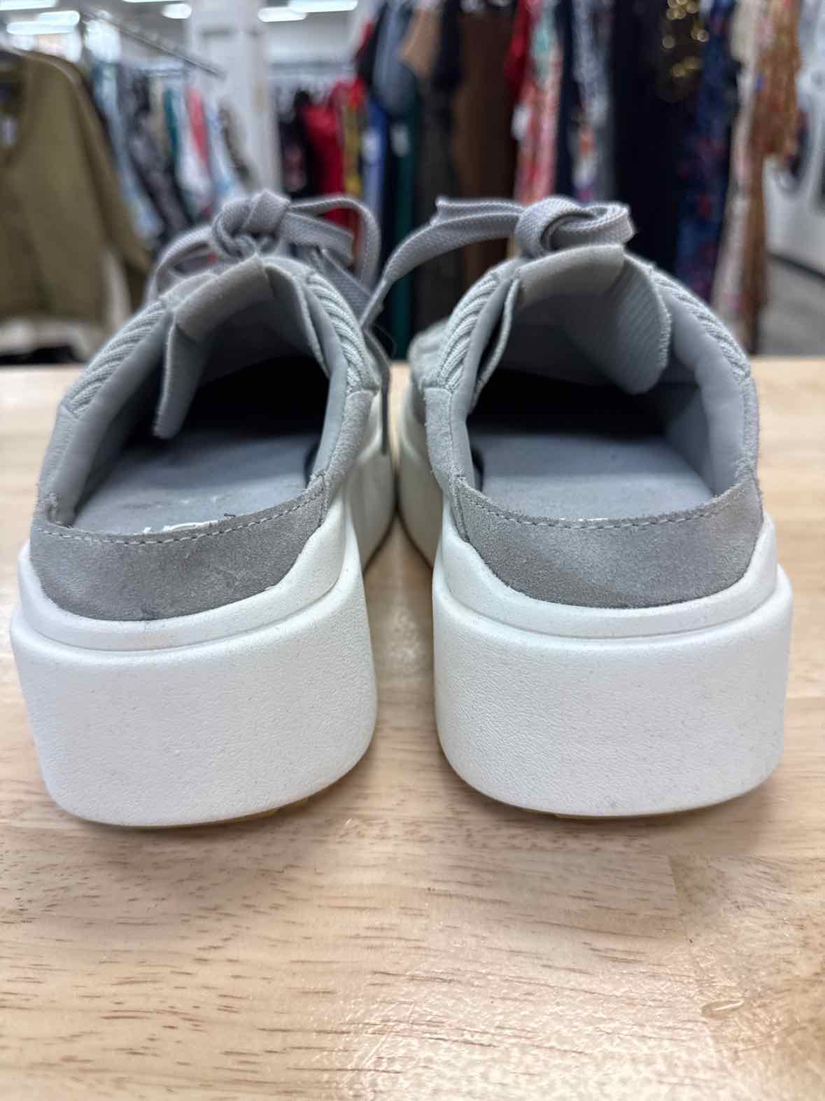 Ugg Size 5.5 Gray Preloved Platfom Sneaker Slides