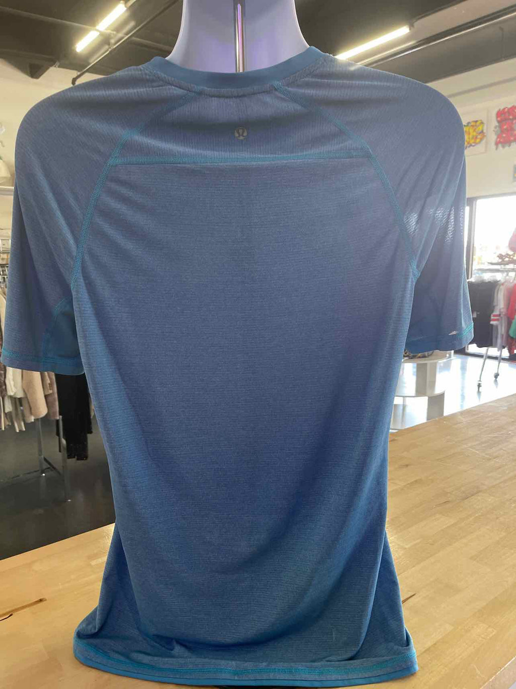 LuluLemon Size M Blue Preloved MENS T-shirt