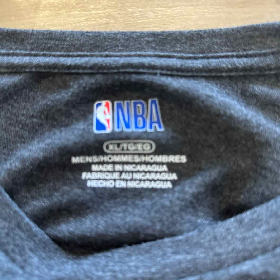 NBA Size XL Gray T-shirt