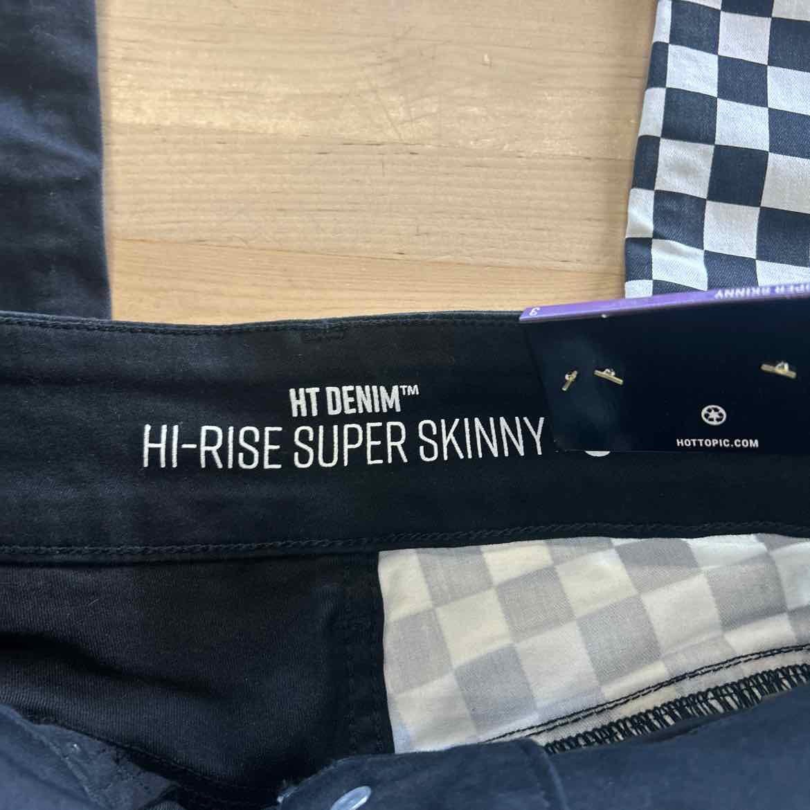 HotTopic Size 3 Black White New Pants
