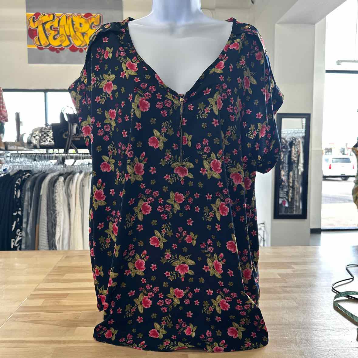 Speed Limit Size 2X Navy Blouse