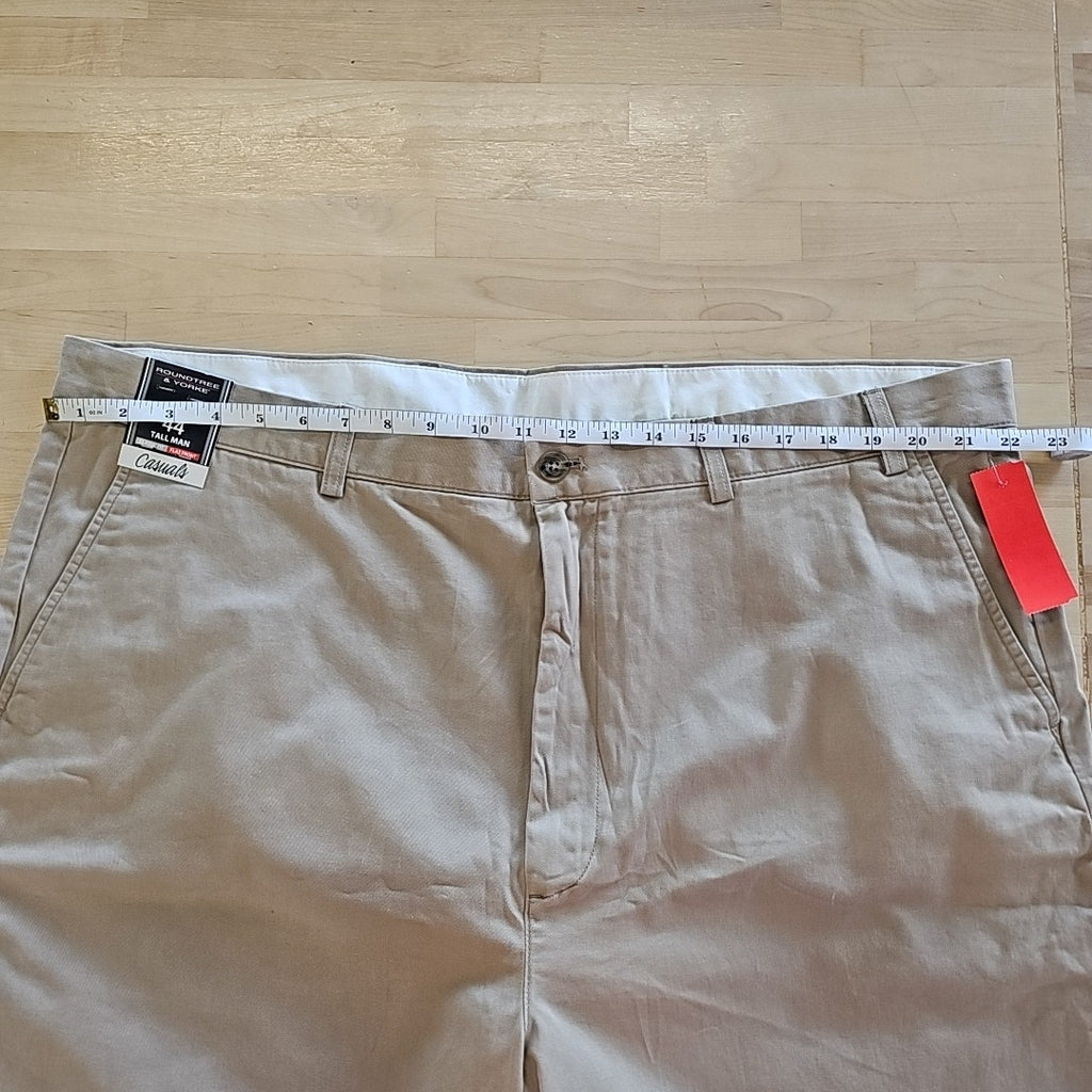 Roundtree & York Men's Size 44 Tan MENS Shorts