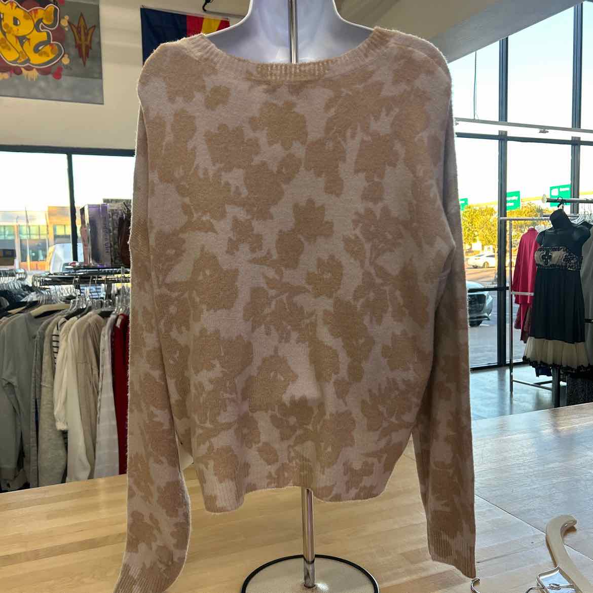 CeCe Size L Tan New Sweater