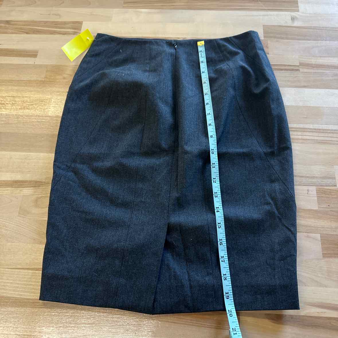 Ann Taylor Size 00 Gray Skirt