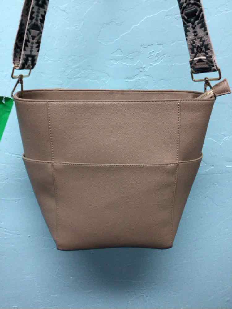 ah-dorned Beige Handbag