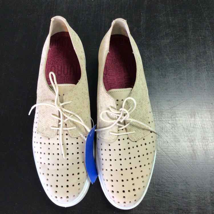 Munro Shoe Size 9 Tan Leather Loafers