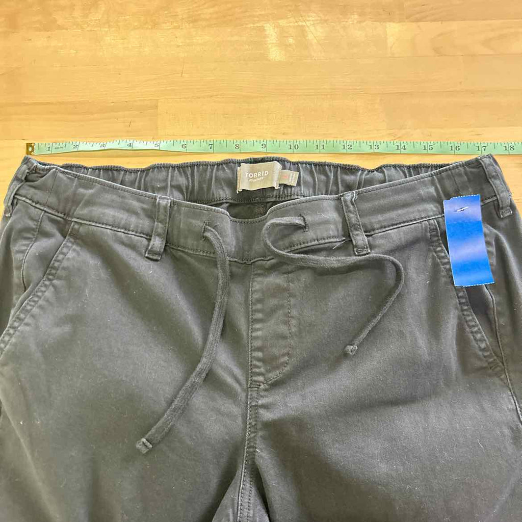 Torrid Size 1X Black Preloved Pants