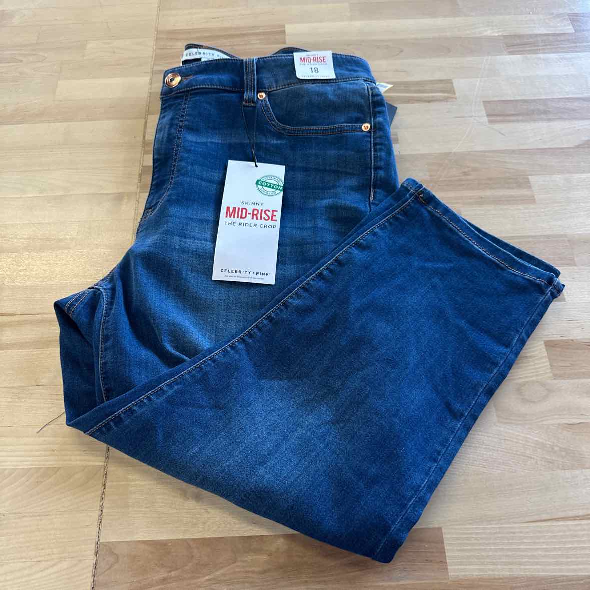 Celebrity pink Size 18 Pink Trendy Plus Size Cropped Skinny Jeans - Makaha