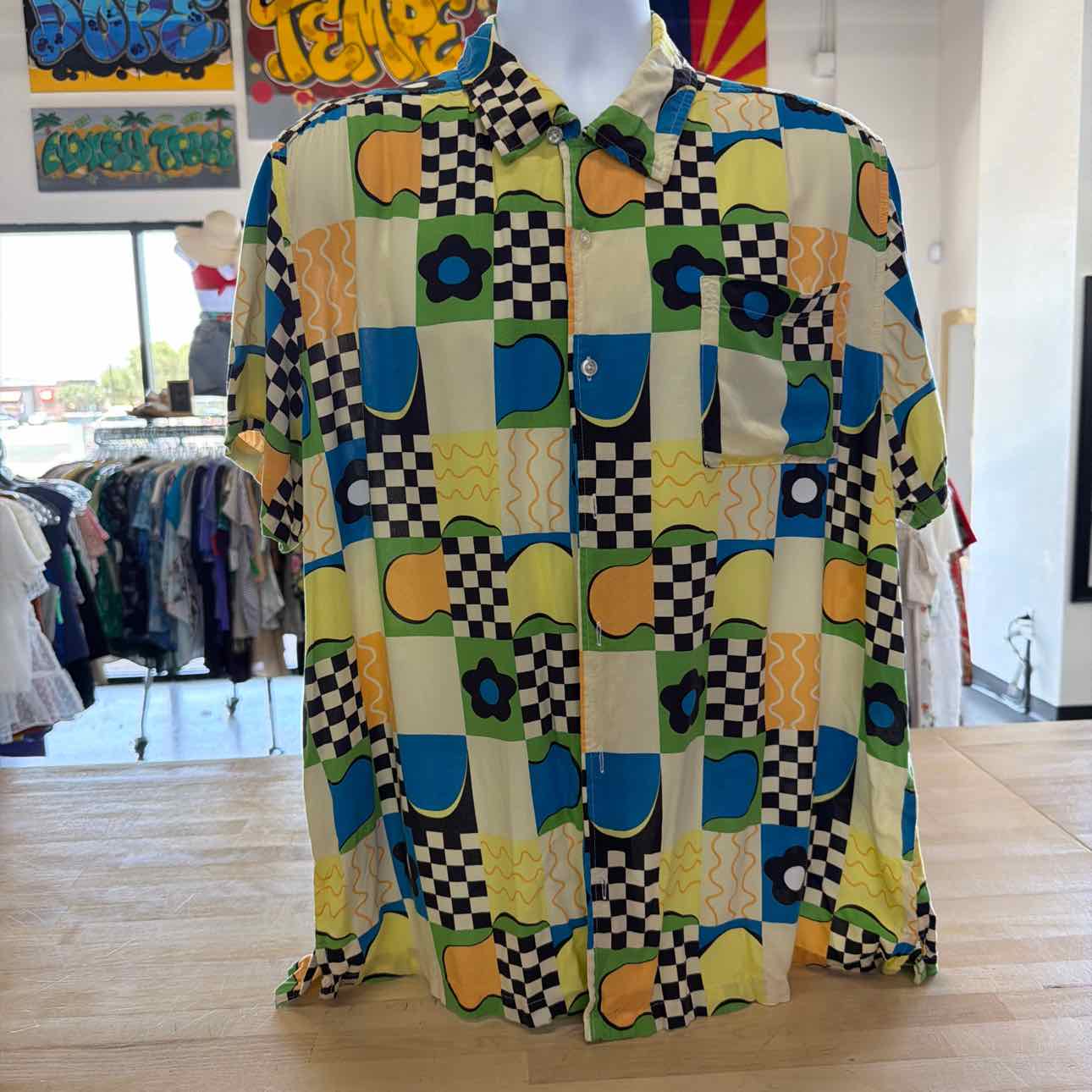 RSQ Size XL Green & Beige Preloved MENS Button Down Shirt