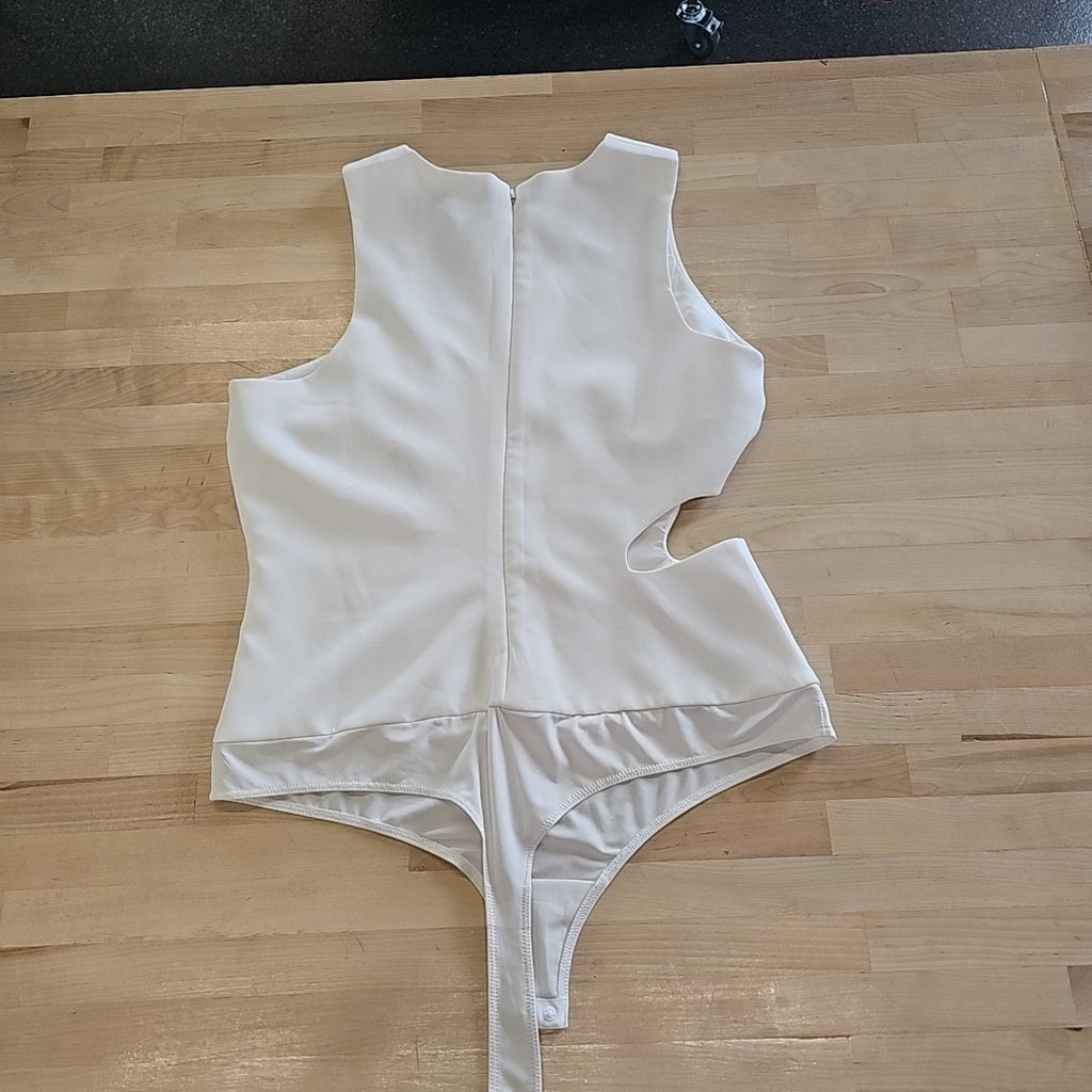 BCBGMAXAZRIA Size M Cream Bodysuit