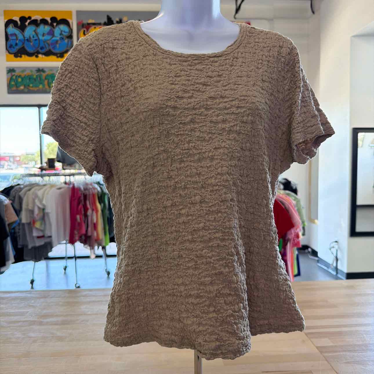 DKNY Size XL Tan Preloved Shirt