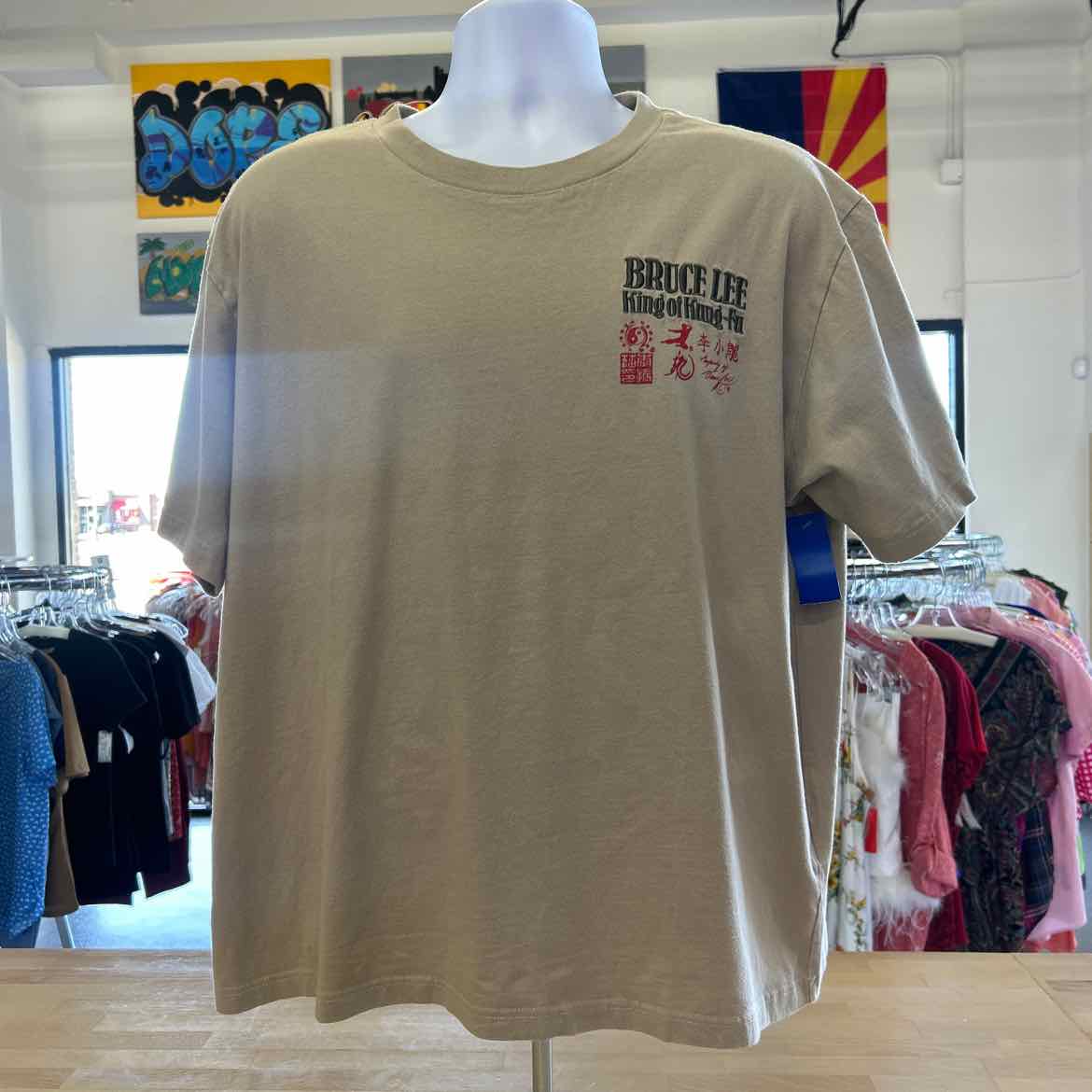 Bruce Lee Size XL Tan Preloved MENS T-shirt