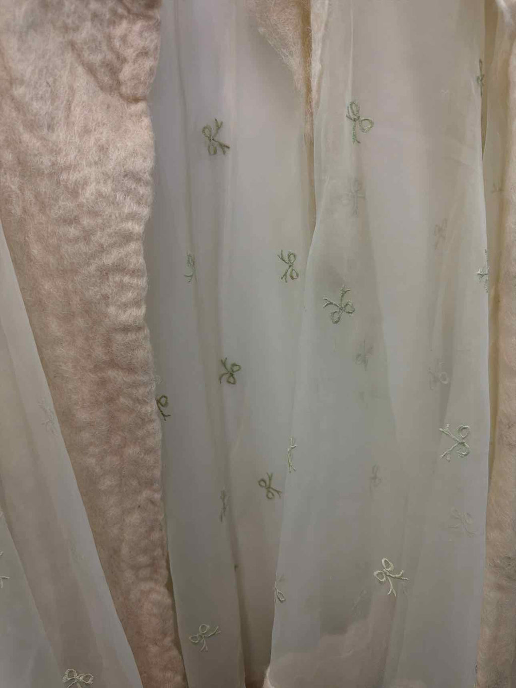 Size OS White Fur Duster