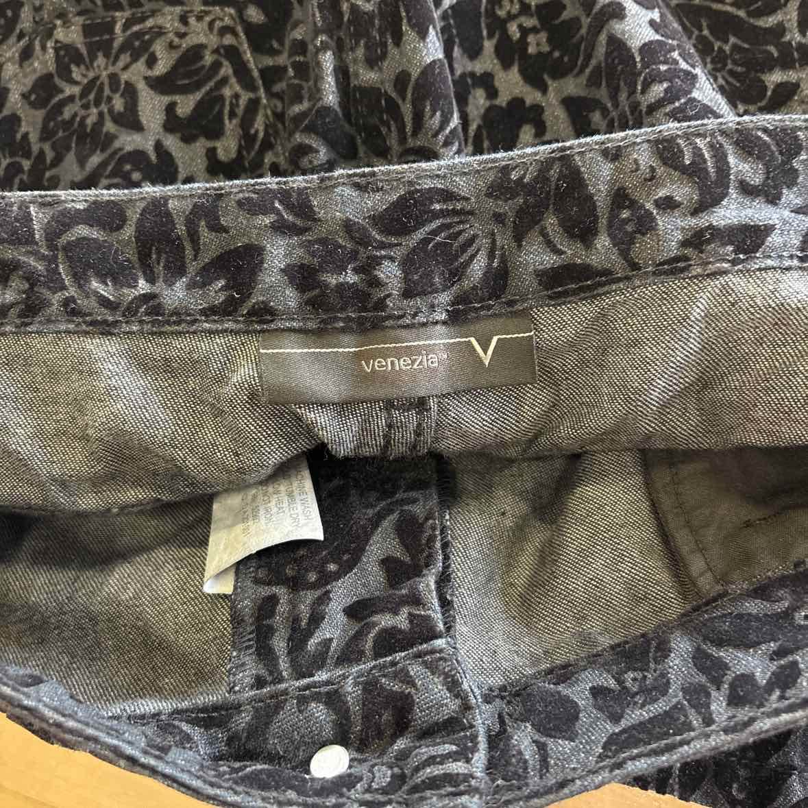 venezia Size 16 Black Skirt