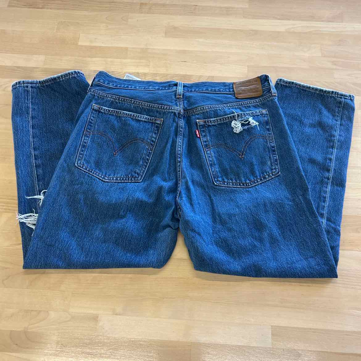 Levi's Size 32 Blue Jeans