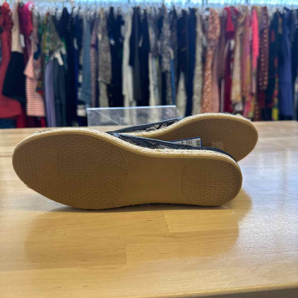 Stuart Weitzman Shoe Size 6 Black Slip On