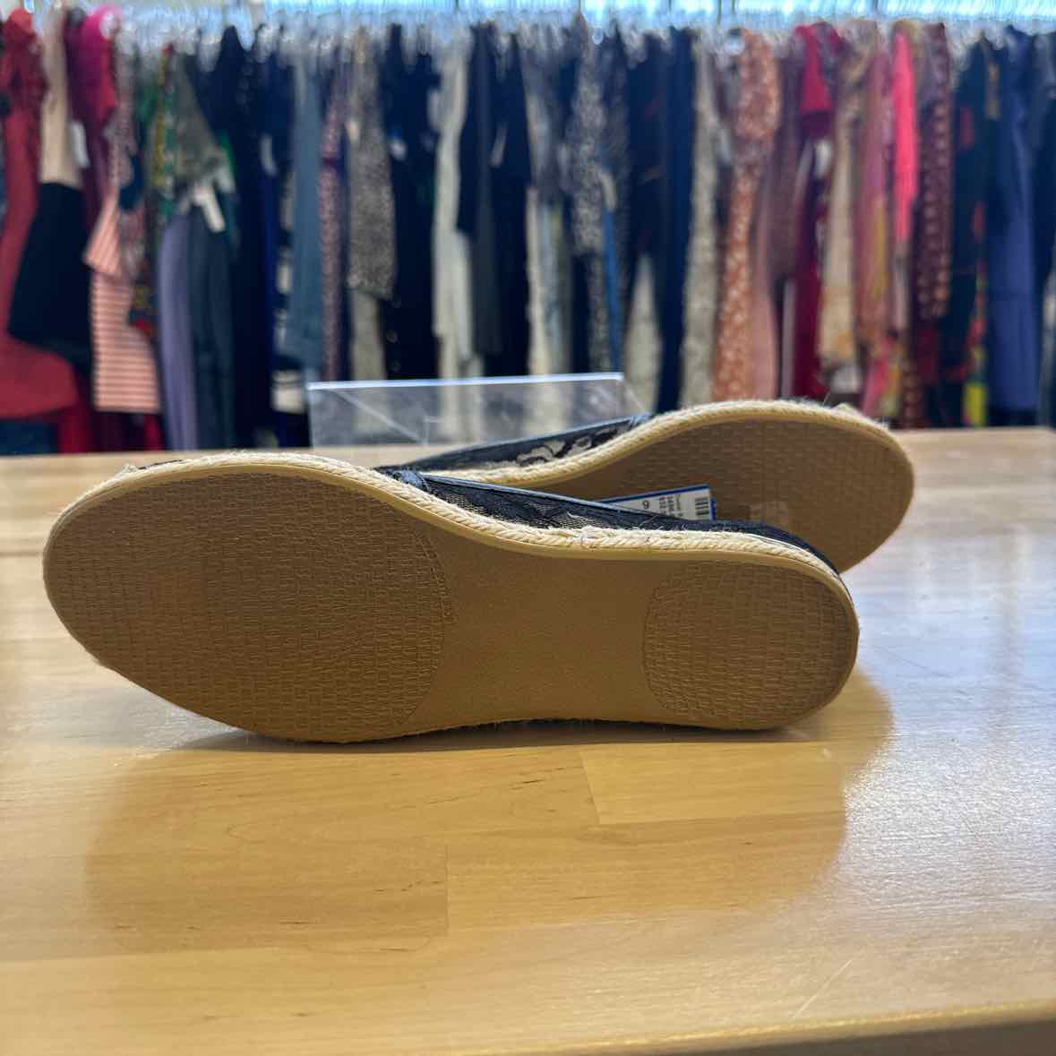 Stuart Weitzman Shoe Size 6 Black Slip On
