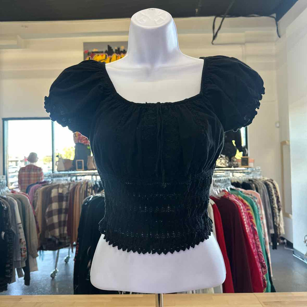 Blanco Size M Black Cotton Crop Top