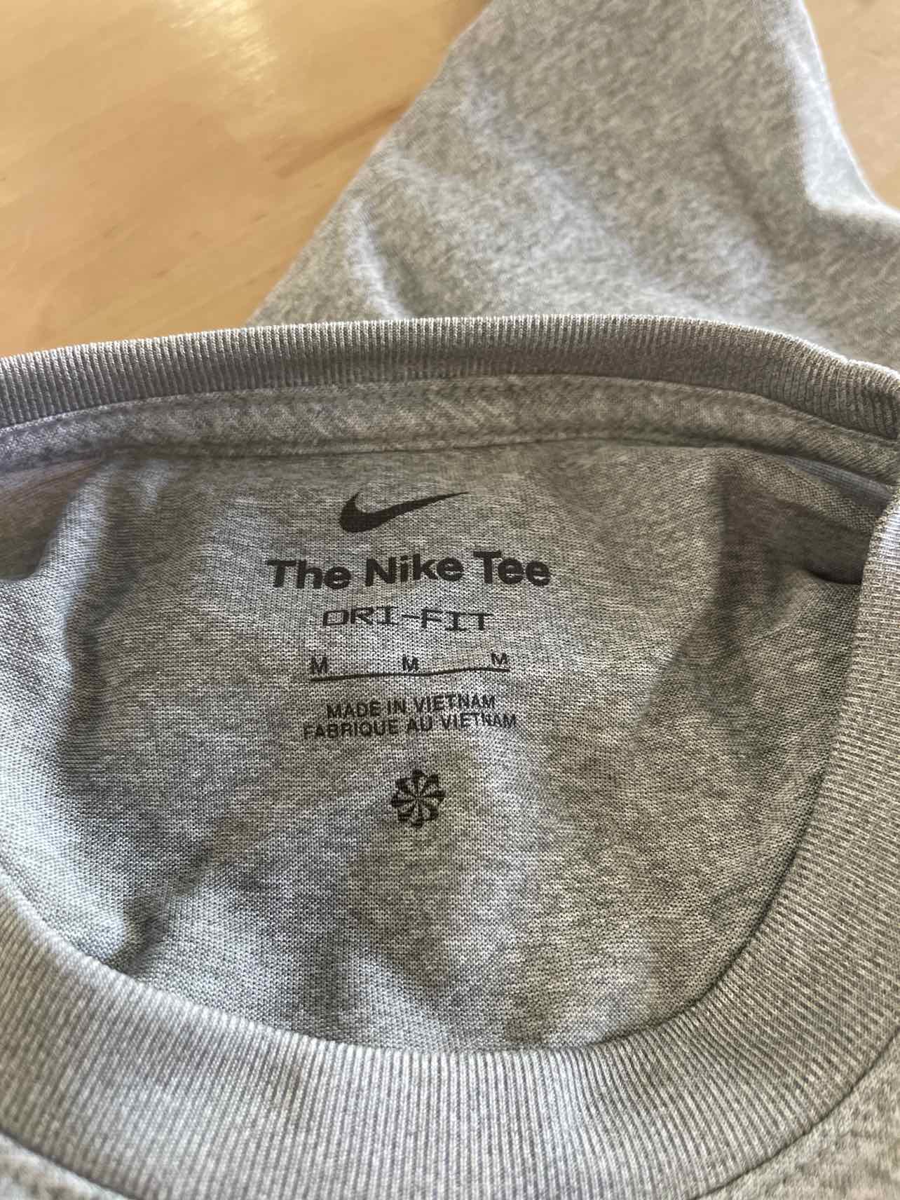 Nike Size M Gray Preloved T-Shirt SS