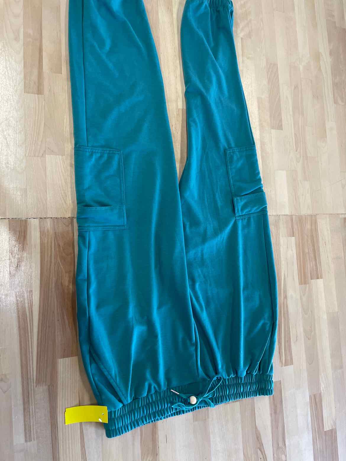 R.Sohia Size L Green Pants