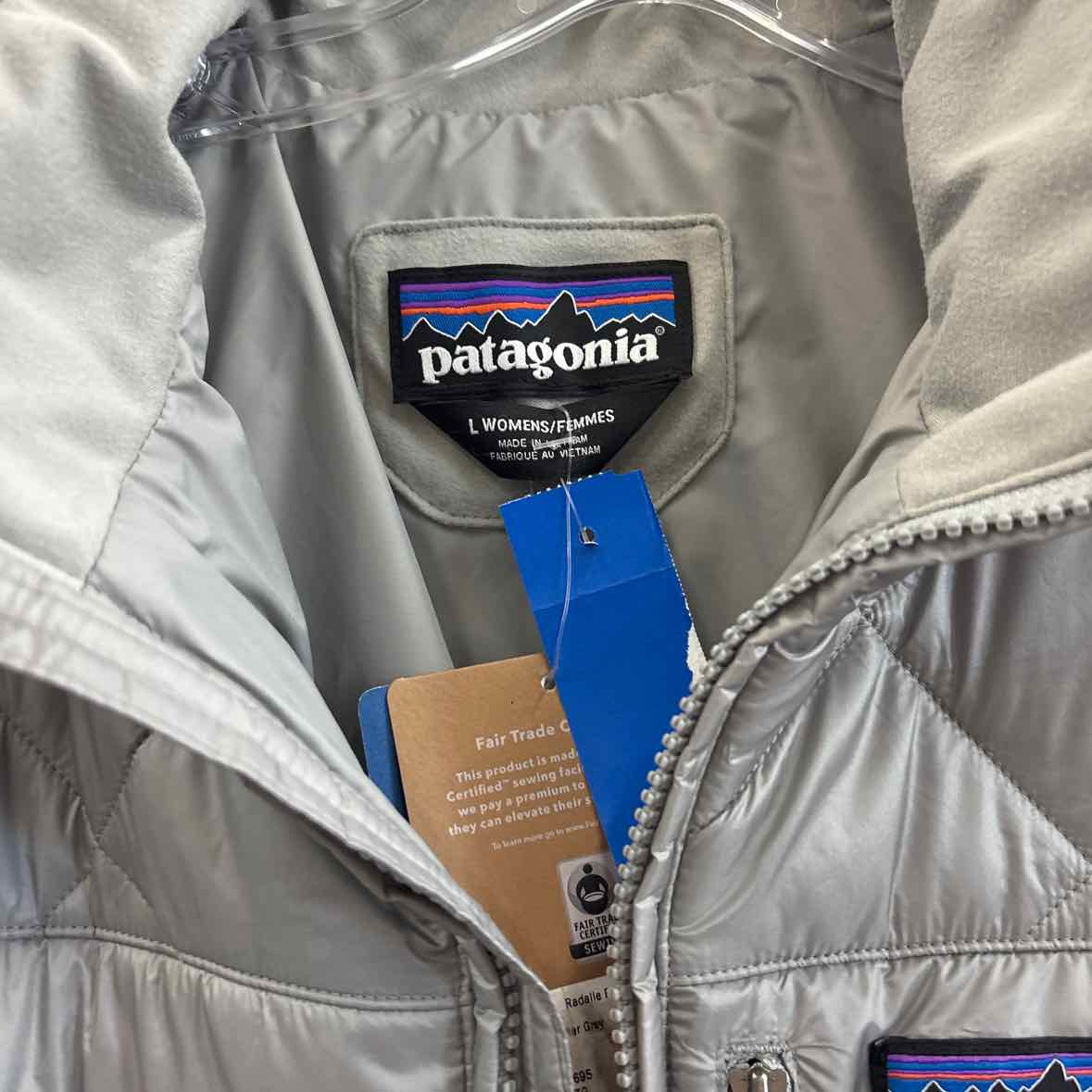 Patagonia Size L Silver Jacket