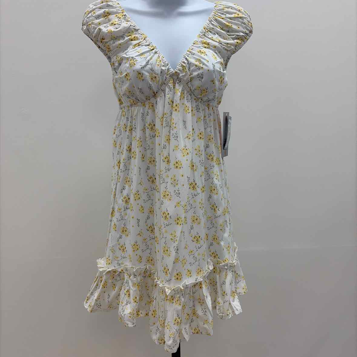 Celebrity pink Size XS Juniors' Printed Babydoll Mini Dress - White/Yellow Flora