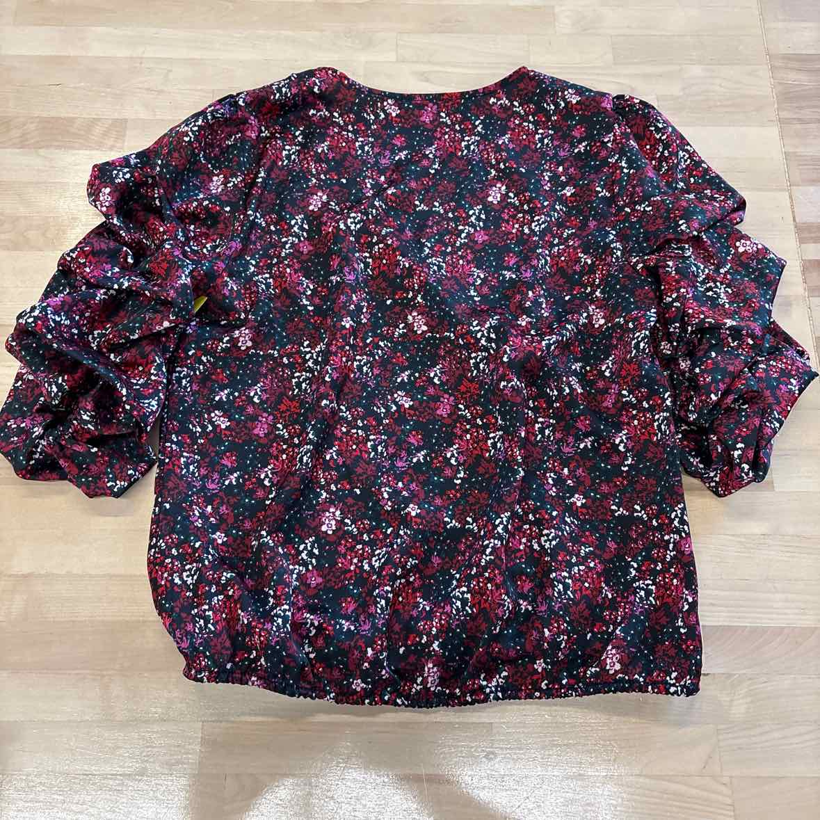 Vince Camuto Size M Black Blouse